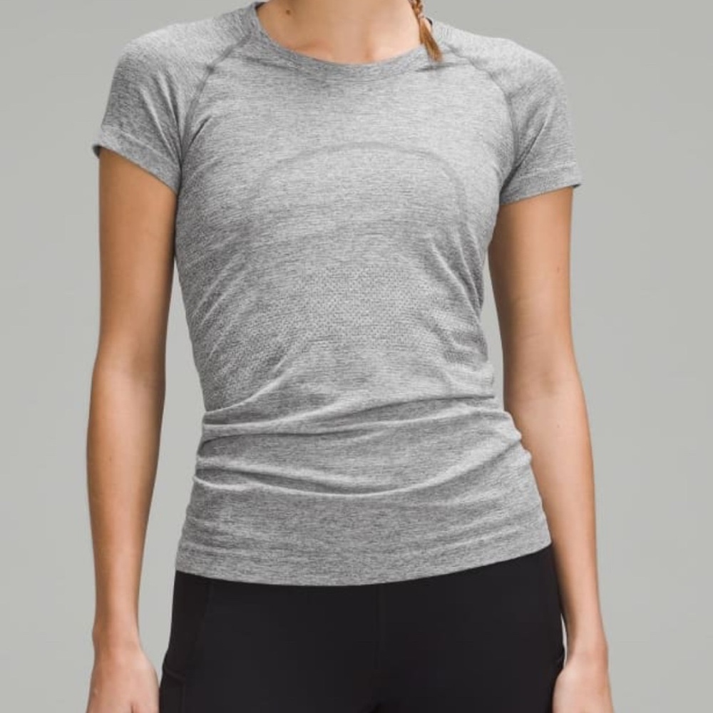 lululemon athletica Light Gray Short Sleeve Tee